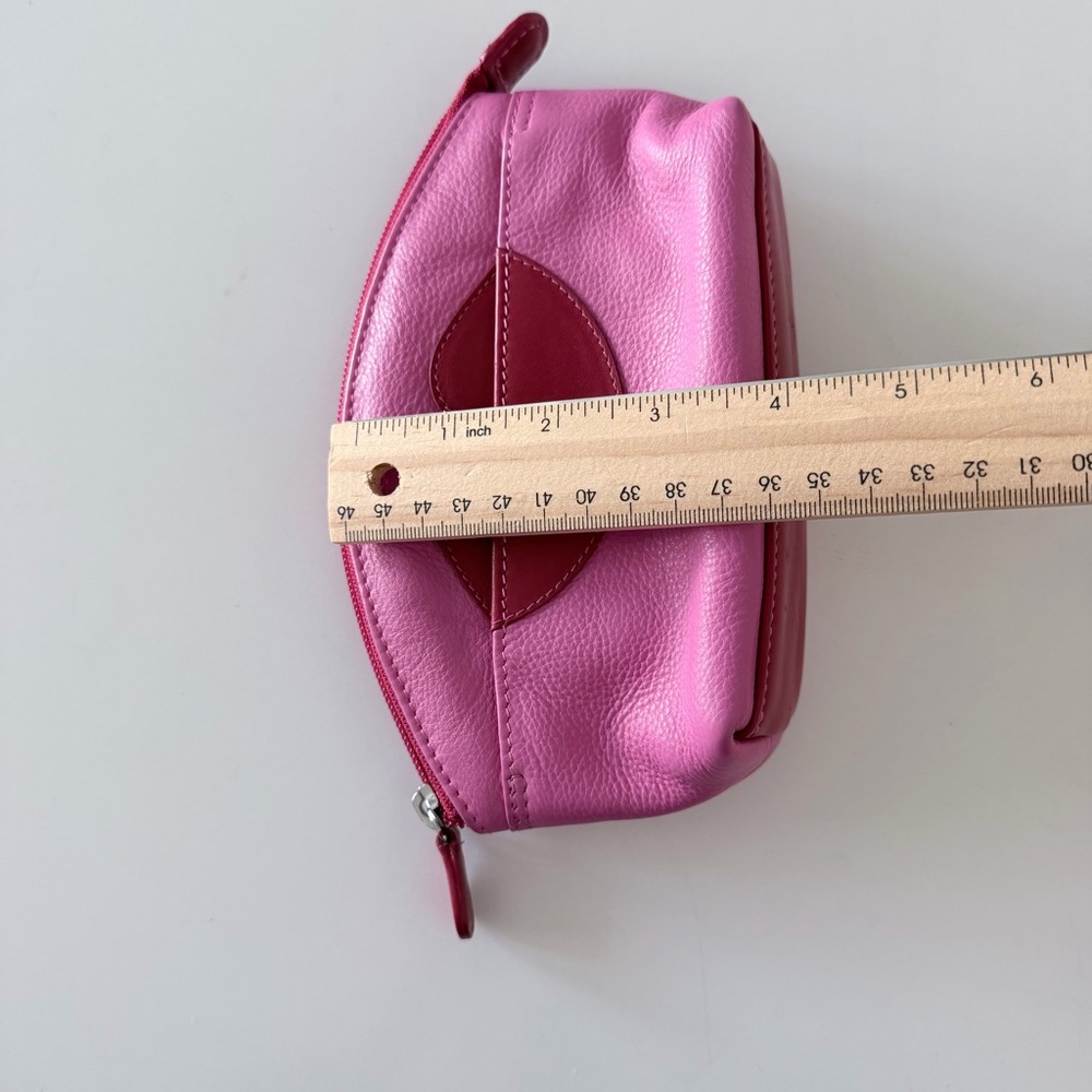 ili New York Hot Lips Cosmetic Case - Picture 5 of 6